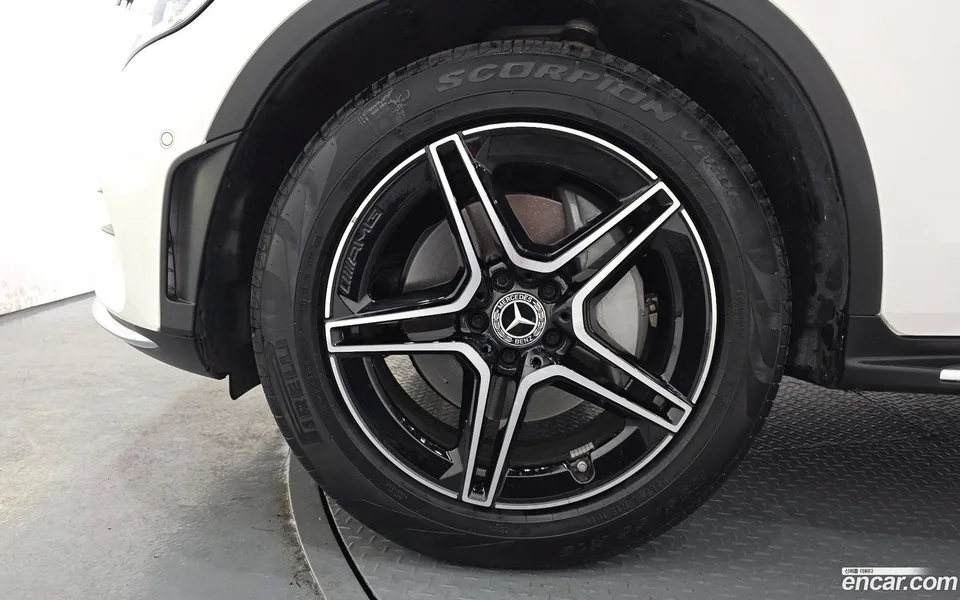 Mercedes-Benz GLC-Class GLC300 4MATIC 2023 — миниатюра 5