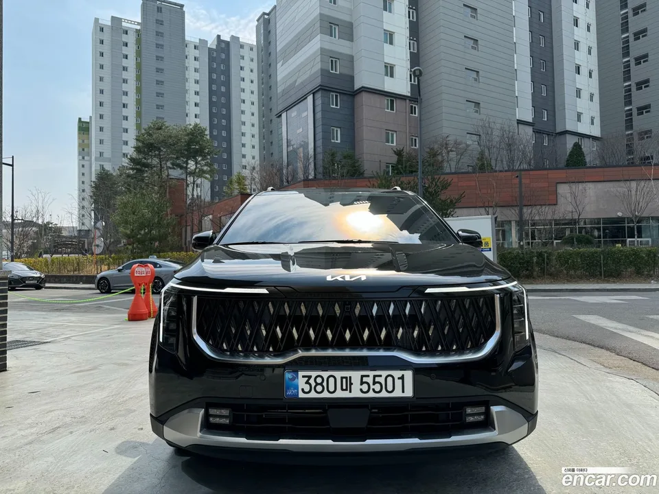 Kia Carnival HEV 9 2026 — фото 1, купить с доставкой в Москву