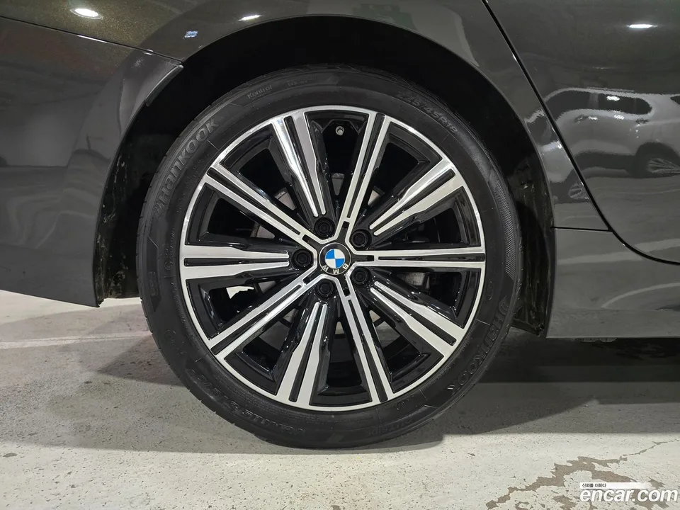 BMW 3 Series 320i 2025 — миниатюра 5