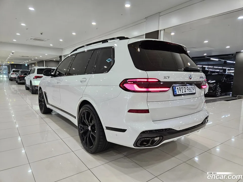 BMW X7 M60i xDrive M 6 2024 — миниатюра 2