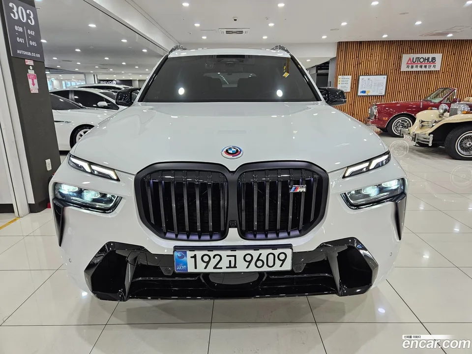 BMW X7 M60i xDrive M 6 2024 — миниатюра 3
