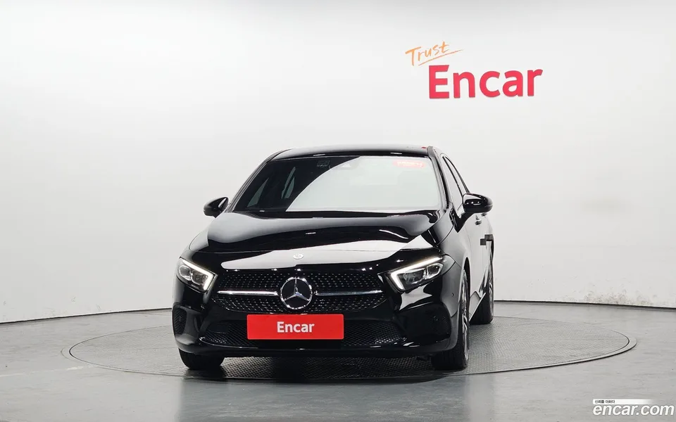 Mercedes-Benz A-Class A220 2022 — миниатюра 3