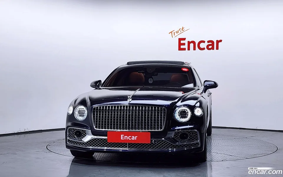 Bentley Flying Spur 4.0 2023 — миниатюра 3