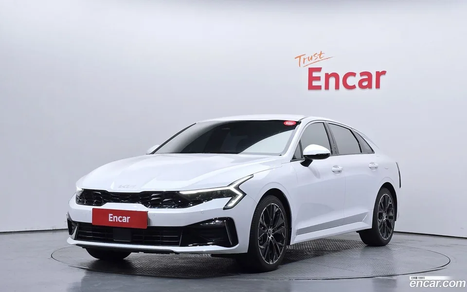 Kia K5 2.0 2025 — фото 1, купить с доставкой в Москву