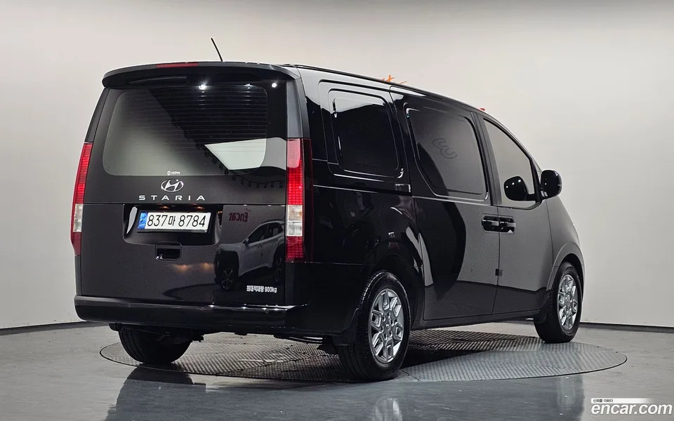 Hyundai Staria 3 2022 — миниатюра 2