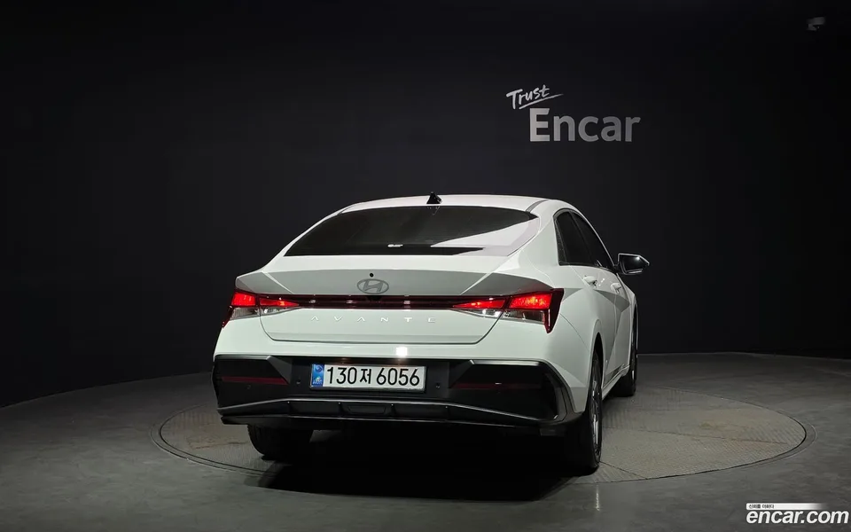 Hyundai Avante CN7 Hybrid 2025 — миниатюра 4