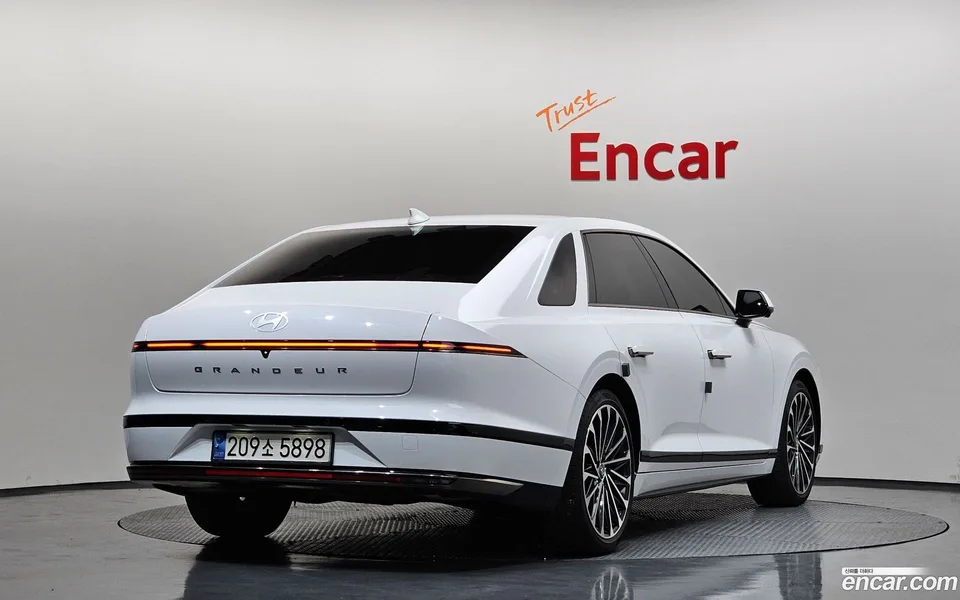 Hyundai Grandeur Hybrid 2023 — миниатюра 2