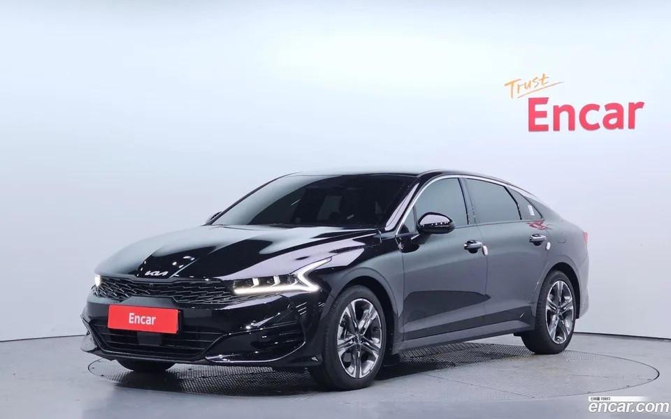 Kia K5 2.0 2023 — фото 1, купить с доставкой в Москву