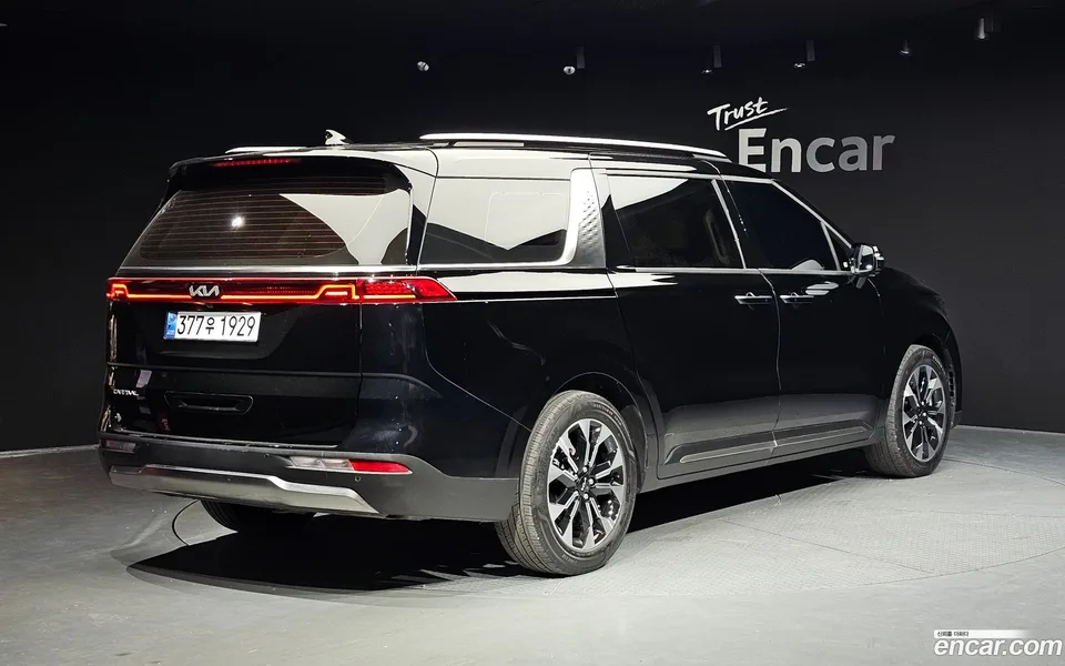 Kia Carnival 7 2023 — миниатюра 2