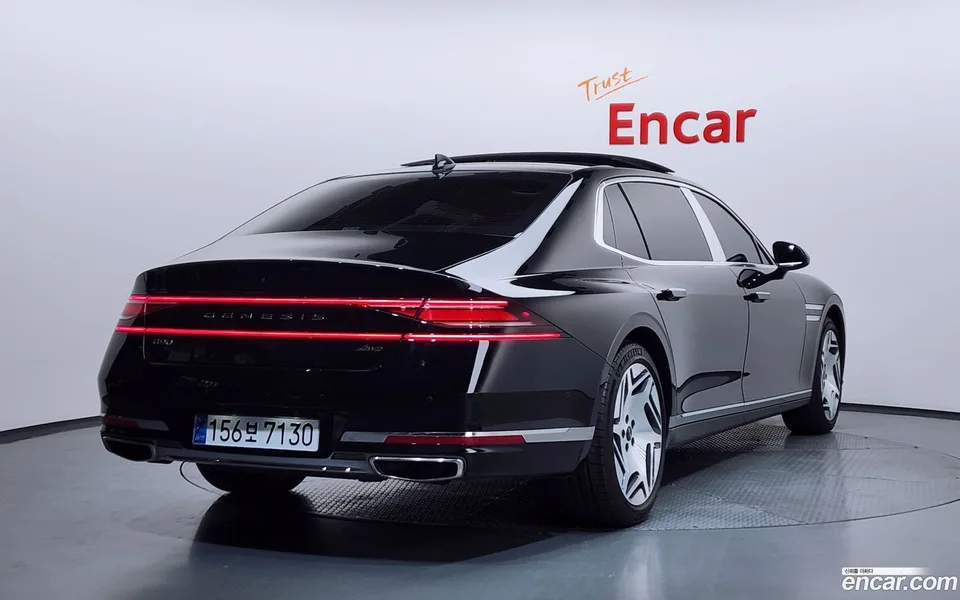 Genesis G90 3.5 e-S/C AWD LWB 2023 — миниатюра 2