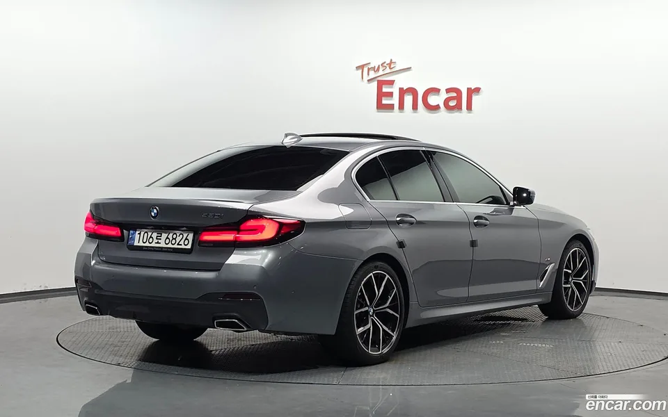 BMW 5 Series 530i M 2022 — миниатюра 2