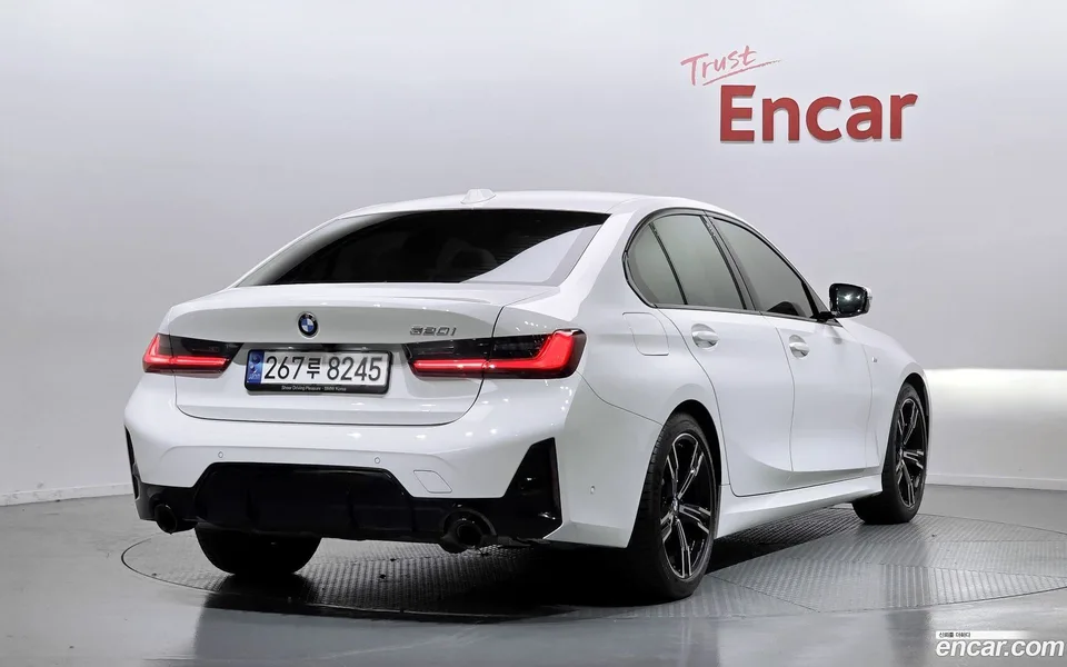 BMW 3 Series 320i M 2023 — миниатюра 2
