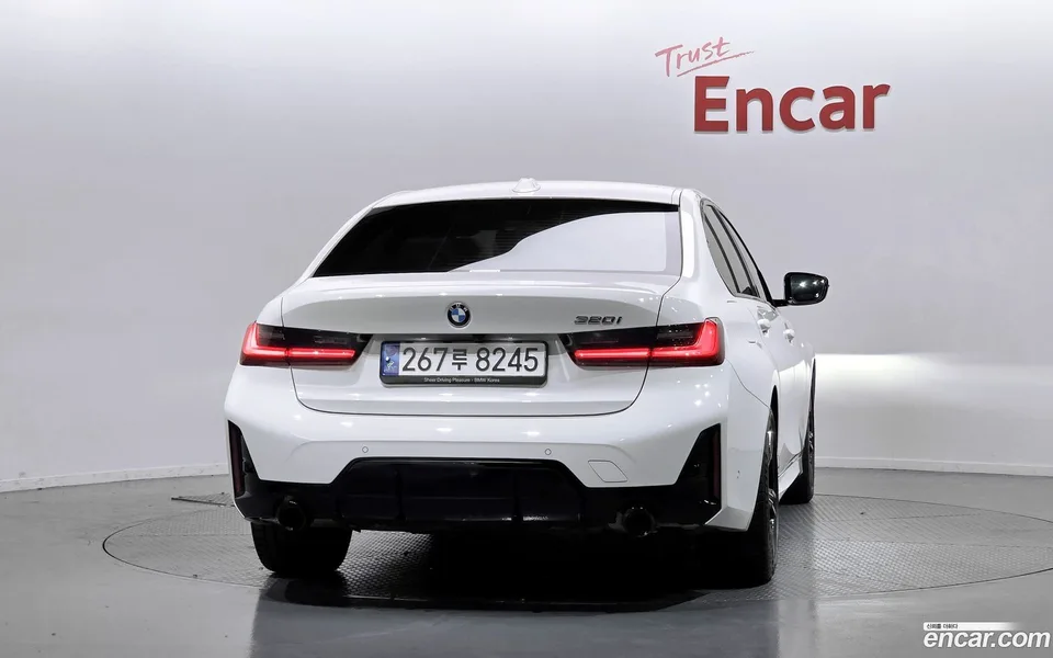 BMW 3 Series 320i M 2023 — миниатюра 4