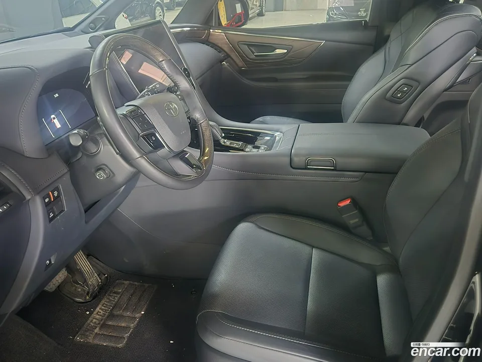 Toyota Alphard 2.5 HEV AWD 2024 — миниатюра 5