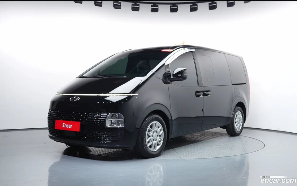 Hyundai Staria 5 2024 — фото 1, купить с доставкой в Москву