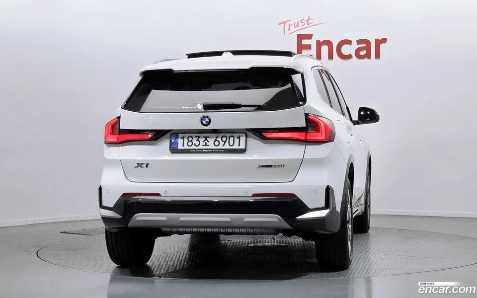 BMW X1 xDrive 20i xLine 2024 — миниатюра 4