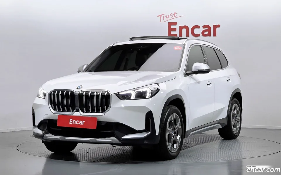 BMW X1 xDrive 20i xLine 2024 — фото 1, купить с доставкой в Москву