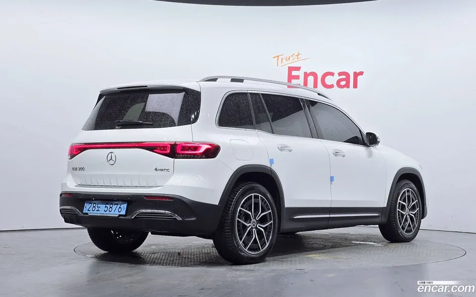 Mercedes-Benz EQB EQB300 4MATIC AMG 2023 — миниатюра 2