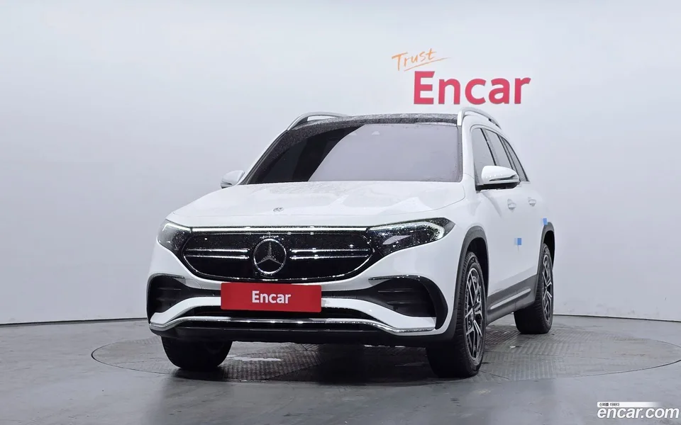 Mercedes-Benz EQB EQB300 4MATIC AMG 2023 — миниатюра 3