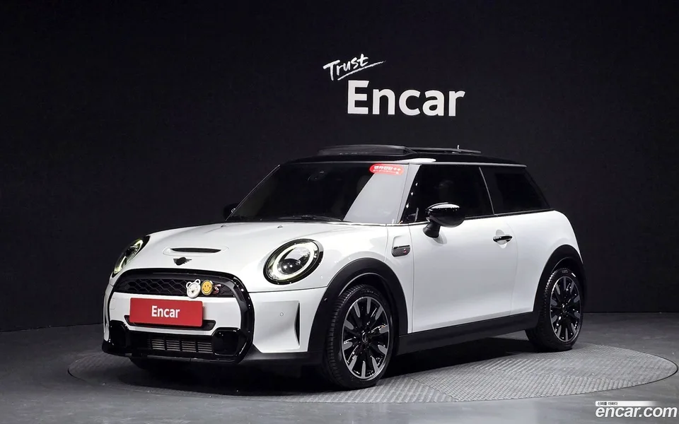 MINI Cooper S 2023 — фото 1, купить с доставкой в Москву