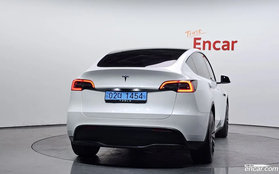 Tesla Model Y RWD 2023 — миниатюра 4