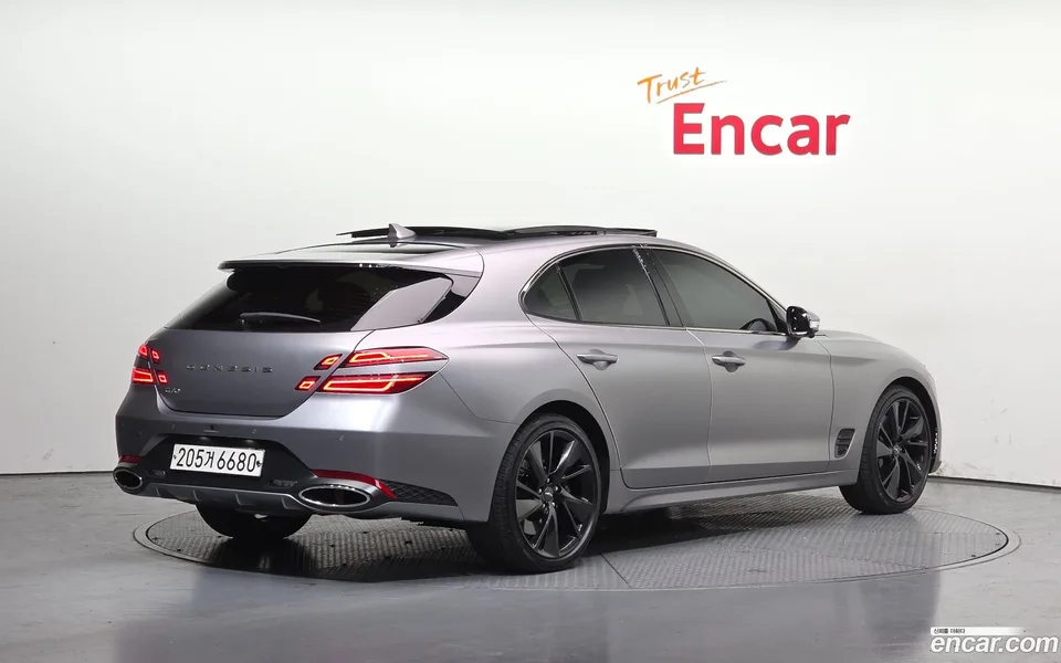 Genesis G70 Shooting Brake 2.0T 2WD 2022 — миниатюра 2