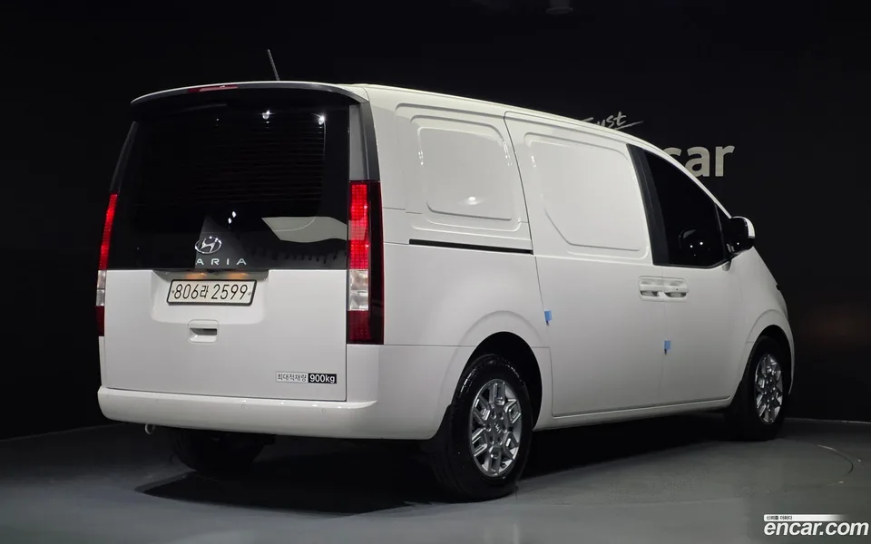 Hyundai Staria 3 2023 — миниатюра 2