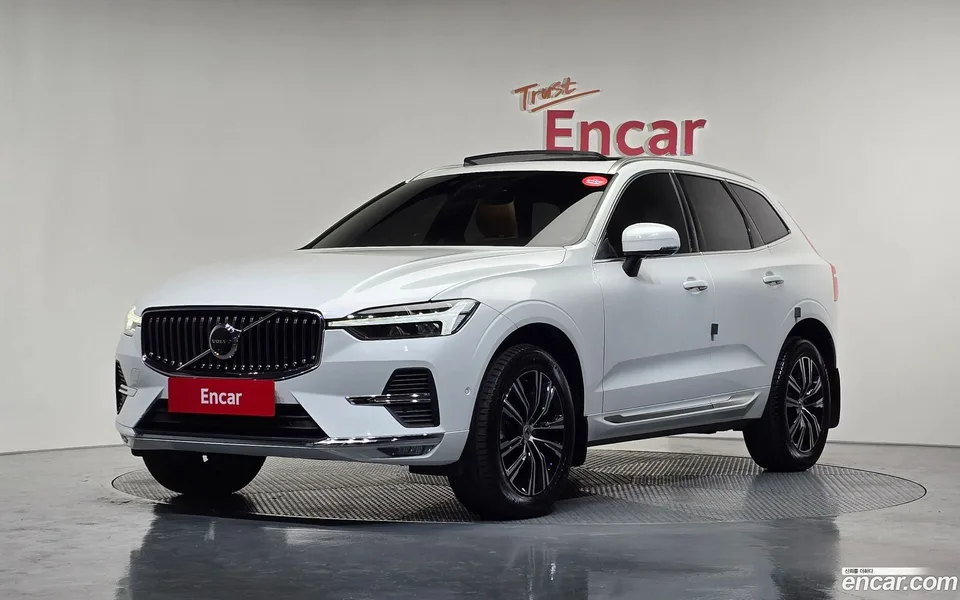 Volvo XC60 B5 2022 — фото 1, купить с доставкой в Москву