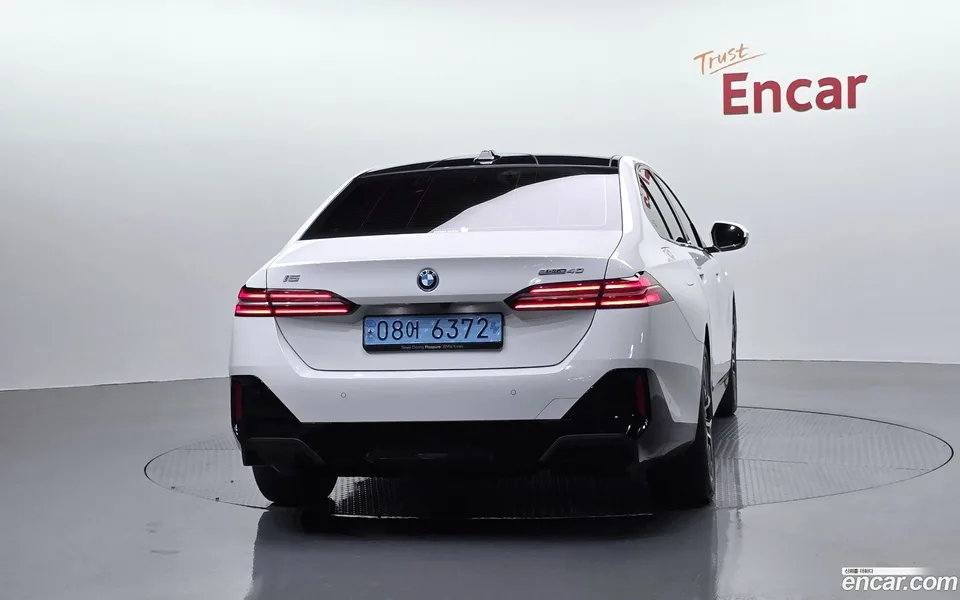 BMW i5 eDrive 40 M 2024 — миниатюра 4