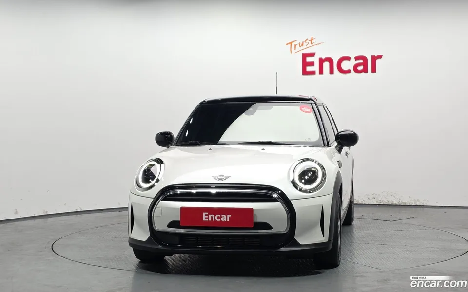 MINI Cooper 5 2023 — миниатюра 3