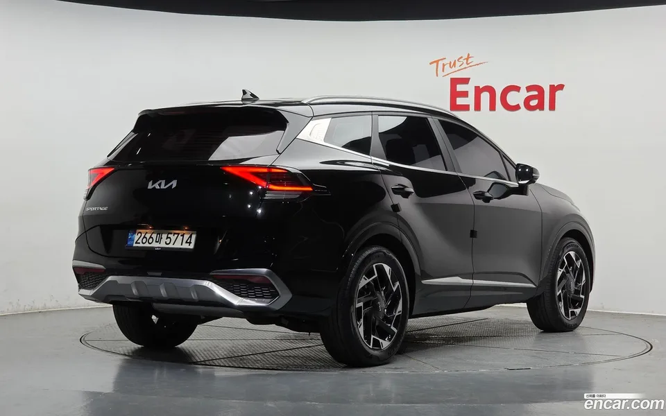 Kia Sportage 1.6 2WD 2022 — миниатюра 2