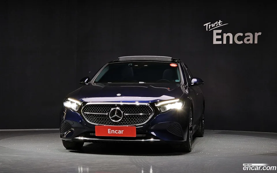 Mercedes-Benz E-Class E200 2024 — миниатюра 3
