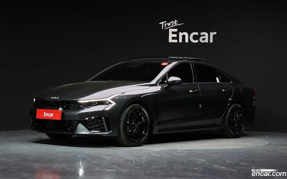 Kia K5 Hybrid 2023 — фото 1, купить с доставкой в Москву