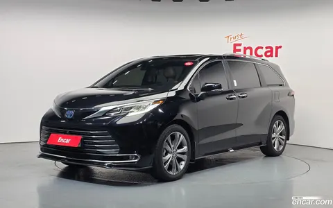 Toyota Sienna 2024 buy in Moscow