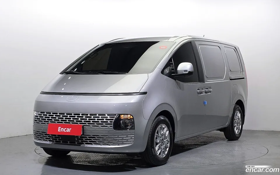 Hyundai Staria HEV 1.6 3 2025 — фото 1, купить с доставкой в Москву