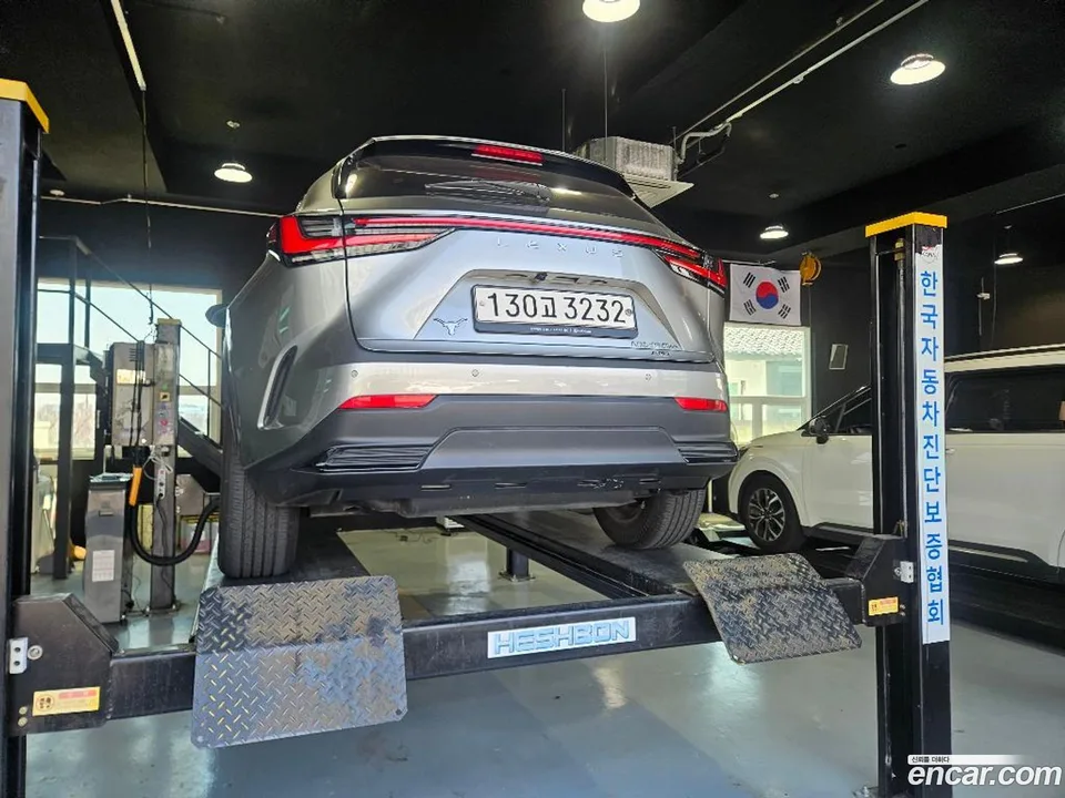 Lexus NX 450h+ 2023 — миниатюра 2