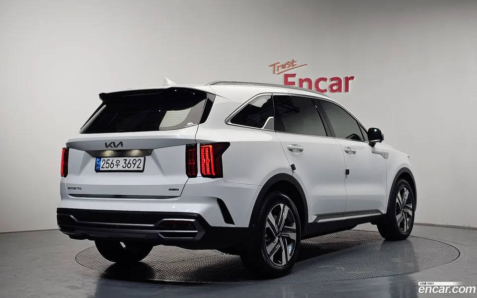 Kia Sorento HEV 1.6 2WD 2023 — миниатюра 2