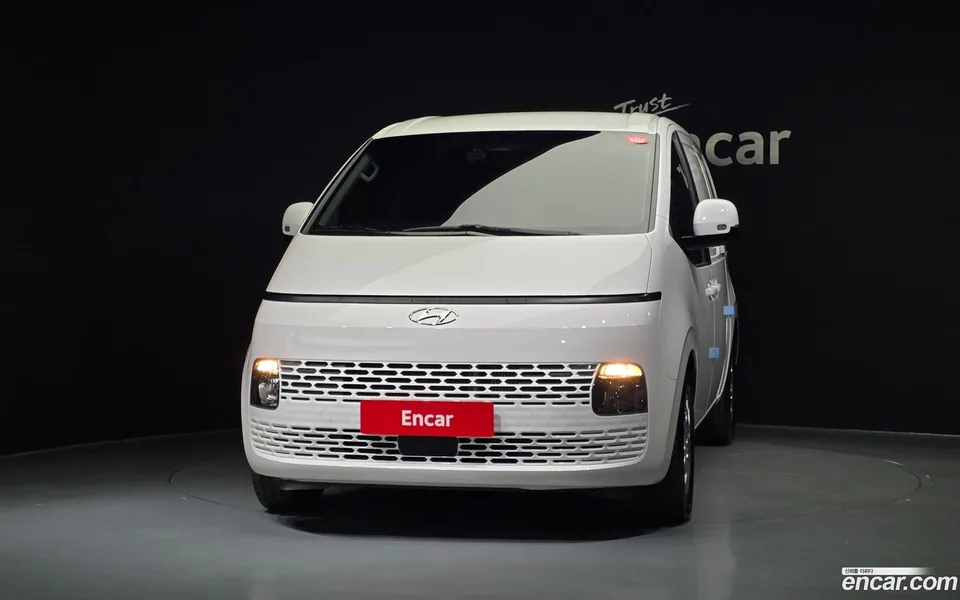 Hyundai Staria 3 2023 — миниатюра 3