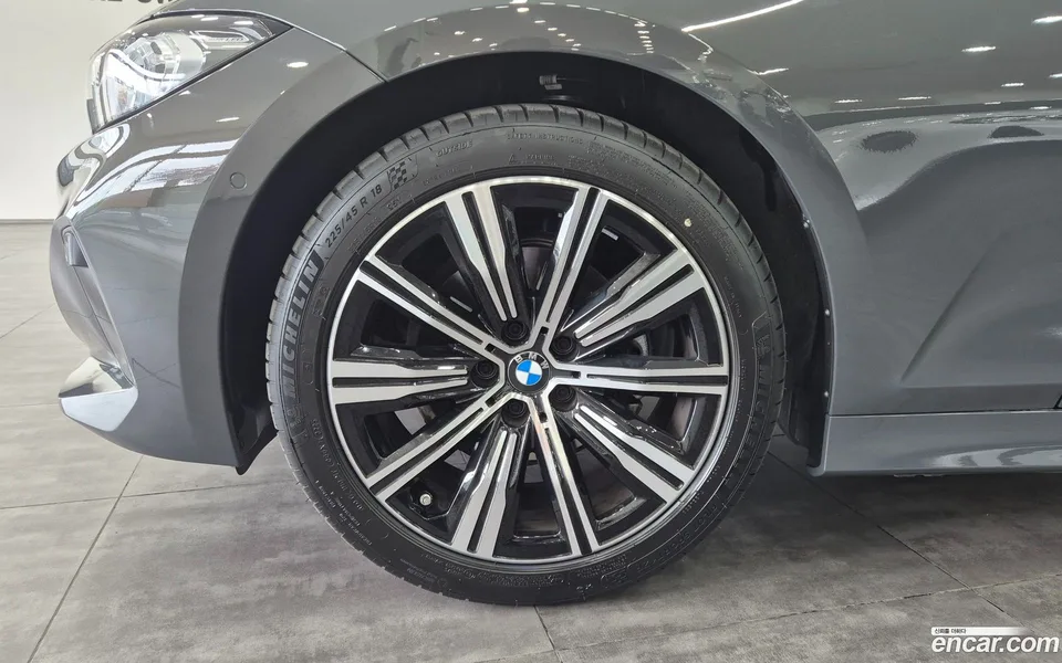 BMW 3 Series 320i 2025 — миниатюра 5