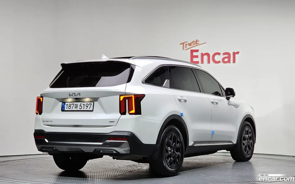 Kia Sorento HEV 1.6 4WD 2023 — миниатюра 2