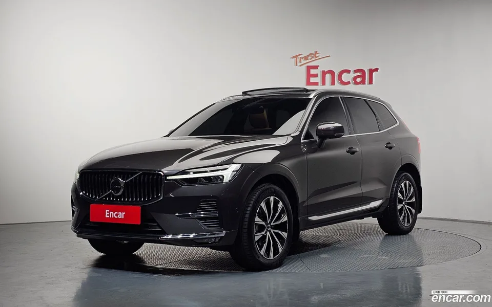 Volvo XC60 B5 2024 — фото 1, купить с доставкой в Москву