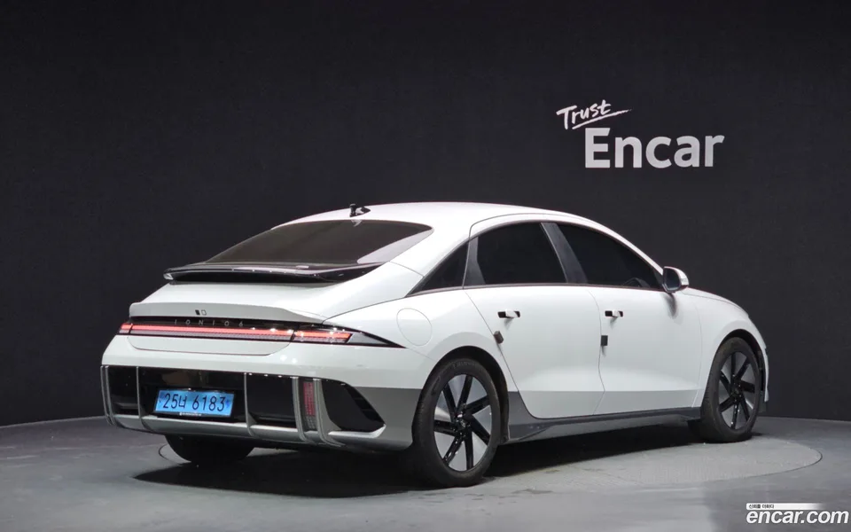 Hyundai Ioniq 6 2023 — миниатюра 2