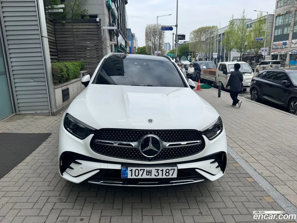 Mercedes-Benz GLC-Class GLC300 4MATIC AMG Line 2026 — миниатюра 3