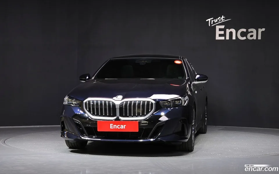 BMW 5 Series 520i M 2024 — миниатюра 3