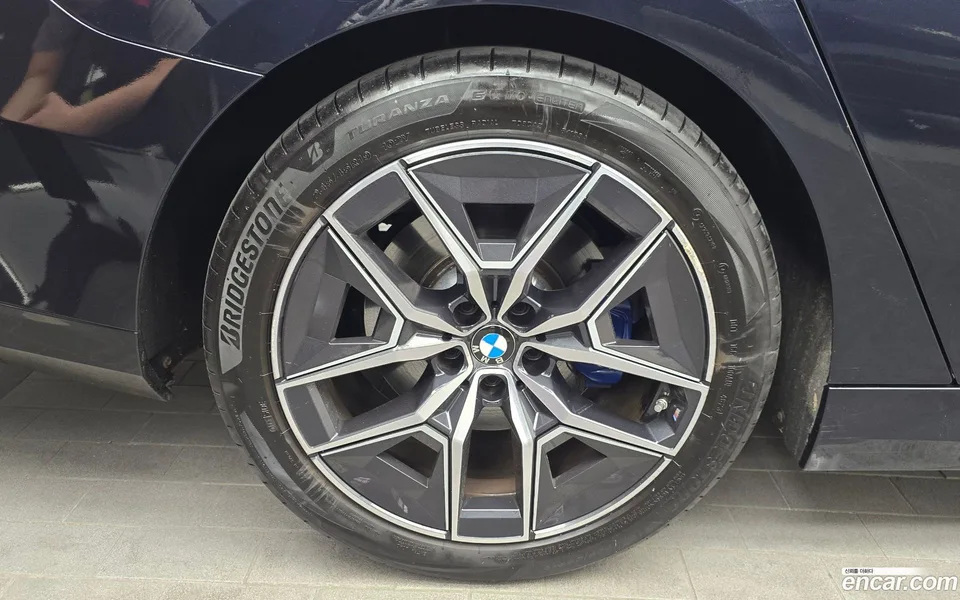 BMW 5 Series 520i M 2024 — миниатюра 5