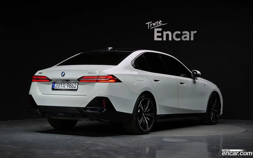 BMW 5 Series 530i xDrive M 2025 — миниатюра 2