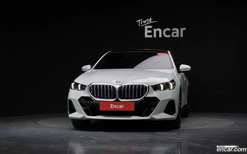 BMW 5 Series 530i xDrive M 2025 — миниатюра 3