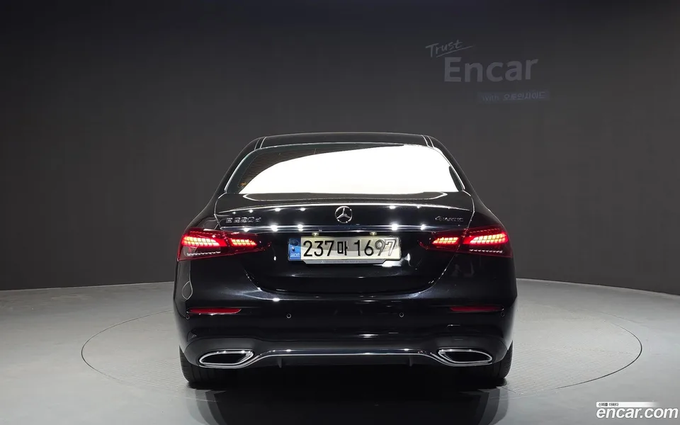Mercedes-Benz E-Class E220d 4MATIC AMG Line 2022 — миниатюра 4