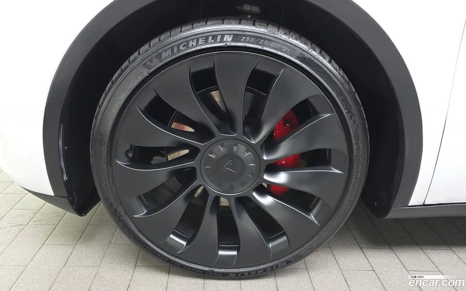 Tesla Model Y AWD 2022 — миниатюра 5