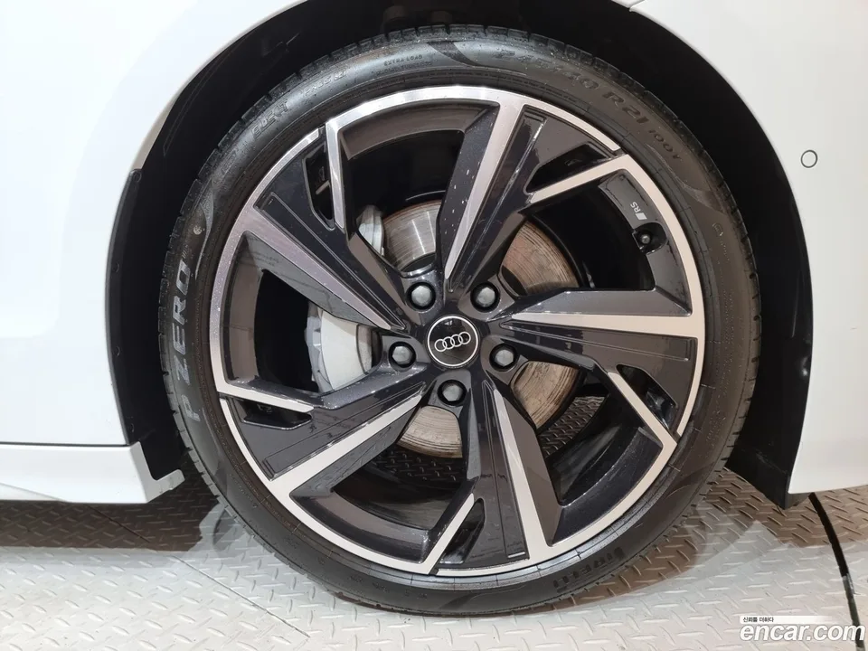 Audi A6 e- S Line 2025 — миниатюра 5